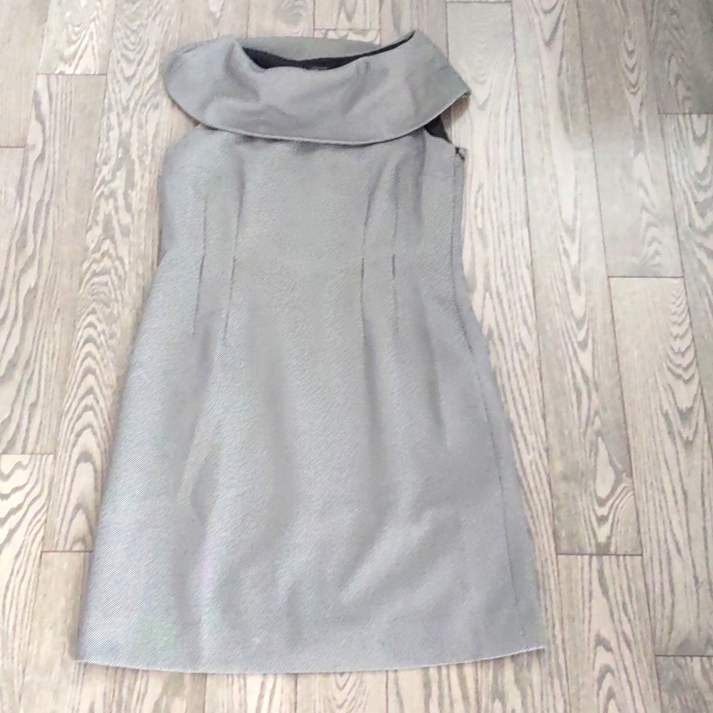 Beautiful classic dress by Tahari🍀💗⭐👗